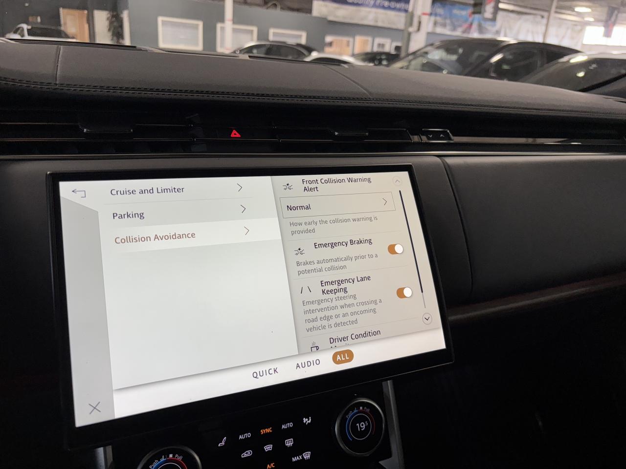 2023 Land Rover Range Rover P530 SE SWB|NO LUX TAX|NAV|HUD|RECLINE|MERIDIAN|++ Photo