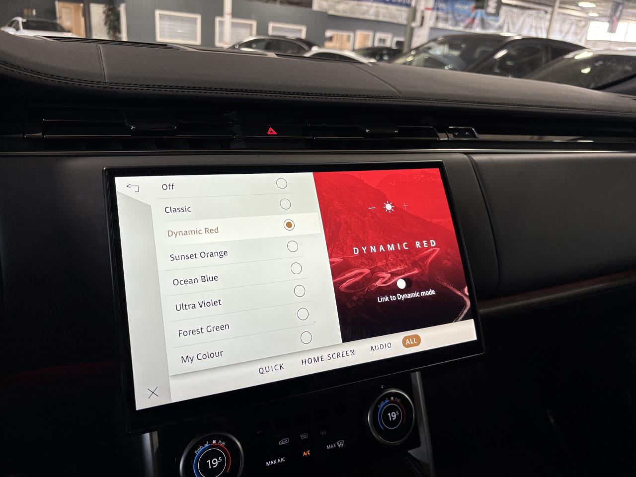 2023 Land Rover Range Rover P530 SE SWB|NO LUX TAX|NAV|HUD|RECLINE|MERIDIAN|++ Photo