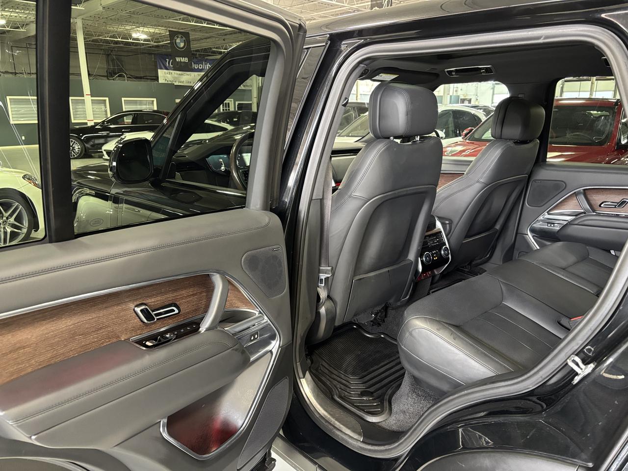 2023 Land Rover Range Rover P530 SE SWB|NO LUX TAX|NAV|HUD|RECLINE|MERIDIAN|++ Photo