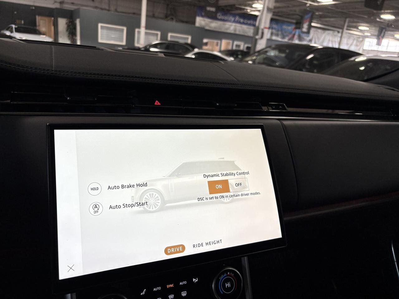 2023 Land Rover Range Rover P530 SE SWB|NO LUX TAX|NAV|HUD|RECLINE|MERIDIAN|++ Photo