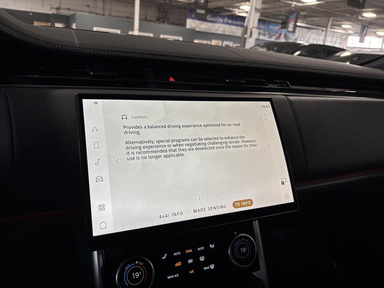 2023 Land Rover Range Rover P530 SE SWB|NO LUX TAX|NAV|HUD|RECLINE|MERIDIAN|++ Photo