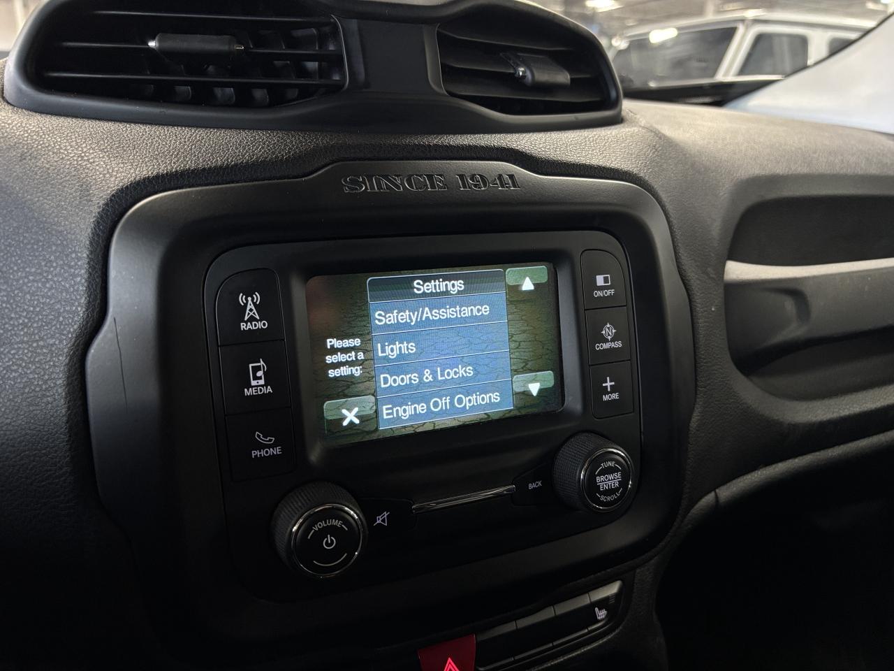 2015 Jeep Renegade Limited|4WD|LEATHER|BACKUPCAMERA|REMOTESTART|+++ Photo