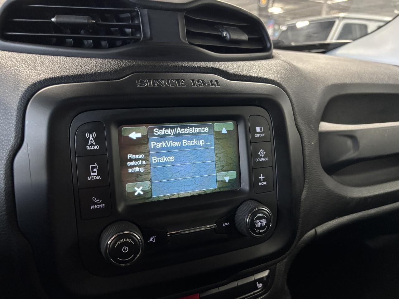 2015 Jeep Renegade Limited|4WD|LEATHER|BACKUPCAMERA|REMOTESTART|+++ Photo