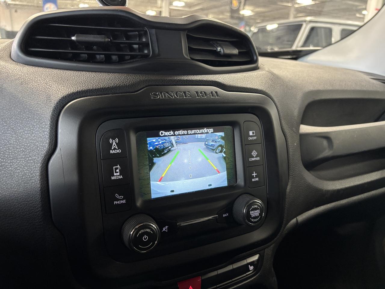 2015 Jeep Renegade Limited|4WD|LEATHER|BACKUPCAMERA|REMOTESTART|+++ Photo