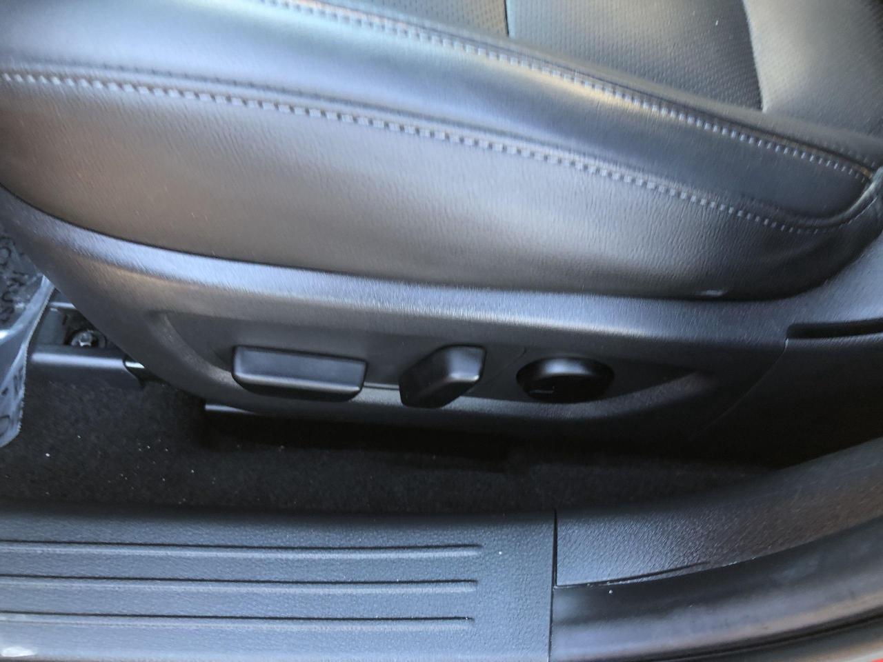 2024 Mazda CX-50 GT w/Turbo TURBO!!  LEATHER, ROOF, NAVI, BOSE SOUN Photo