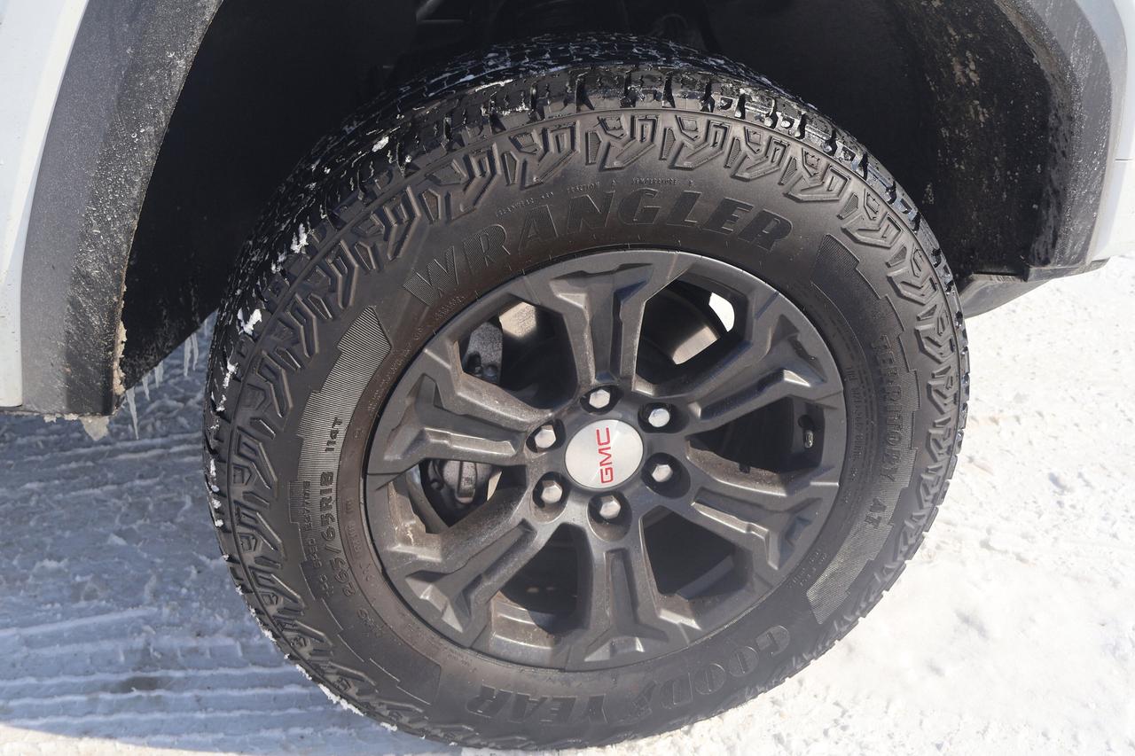 2024 GMC Canyon Elevation | | Nav System | Photo