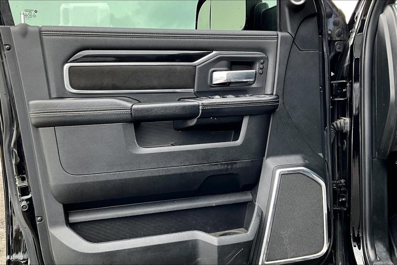 2022 RAM 2500 Laramie Night 6.4 V8 | Level B | Tow Pkg | 4X4 Photo