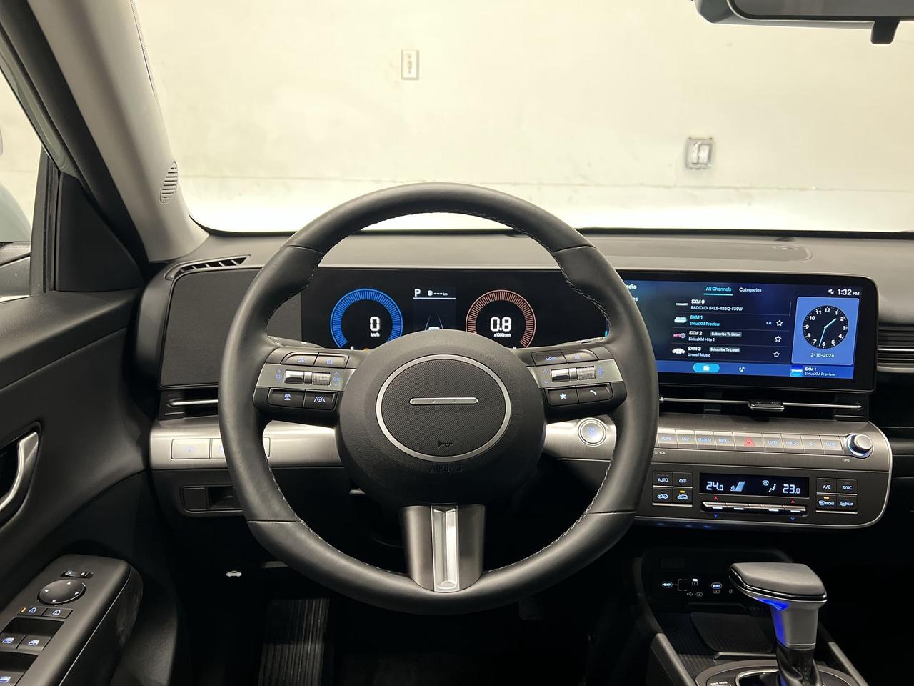 2025 Hyundai KONA TREND AWD |4,000KMS! | LEATHER | SUNROOF | CARPLAY Photo