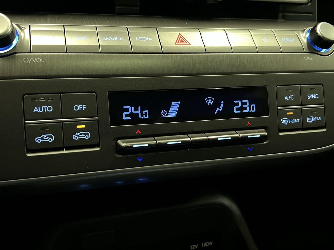 2025 Hyundai KONA TREND AWD |4,000KMS! | LEATHER | SUNROOF | CARPLAY Photo