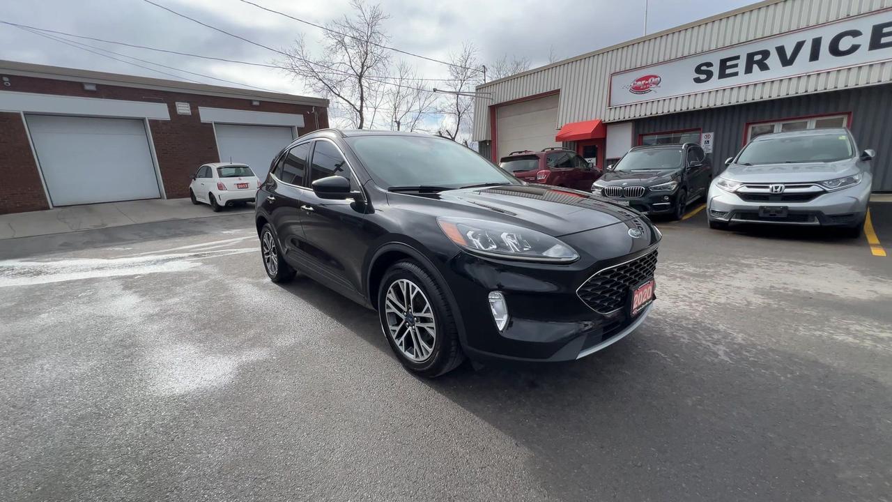 2020 Ford Escape SEL | HTD LEATHER |CARPLAY | REMOTE START | ALLOYS Photo