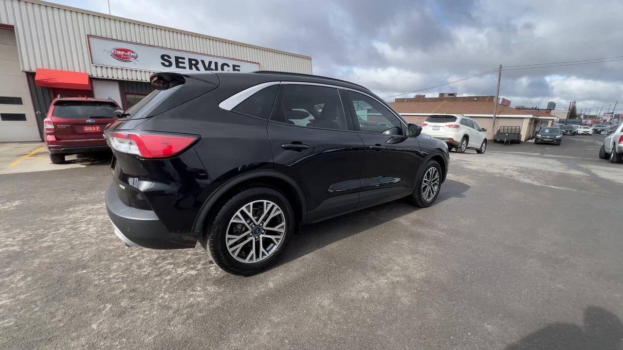 2020 Ford Escape SEL | HTD LEATHER |CARPLAY | REMOTE START | ALLOYS Photo