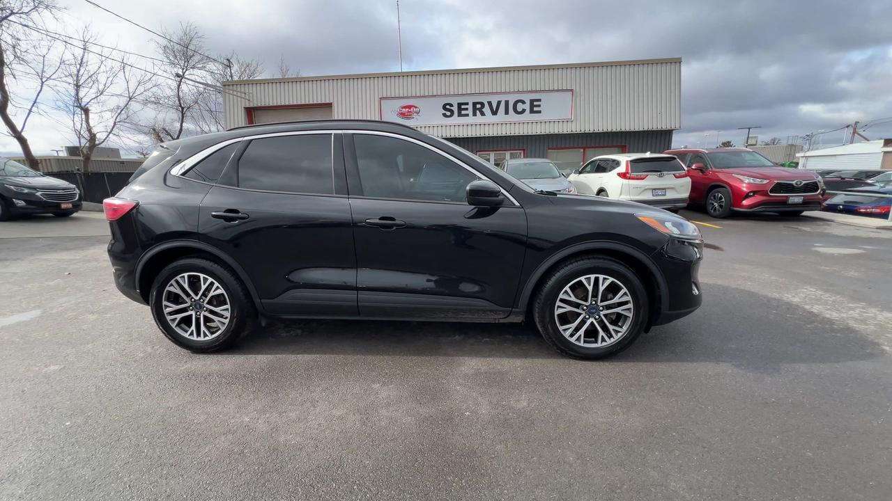 2020 Ford Escape SEL | HTD LEATHER |CARPLAY | REMOTE START | ALLOYS Photo