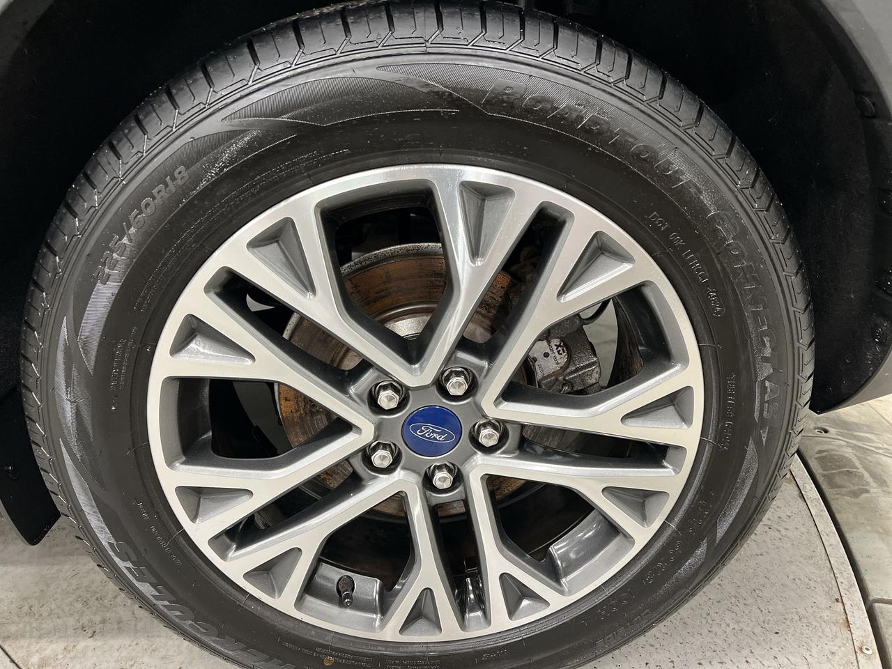 2020 Ford Escape SEL | HTD LEATHER |CARPLAY | REMOTE START | ALLOYS Photo