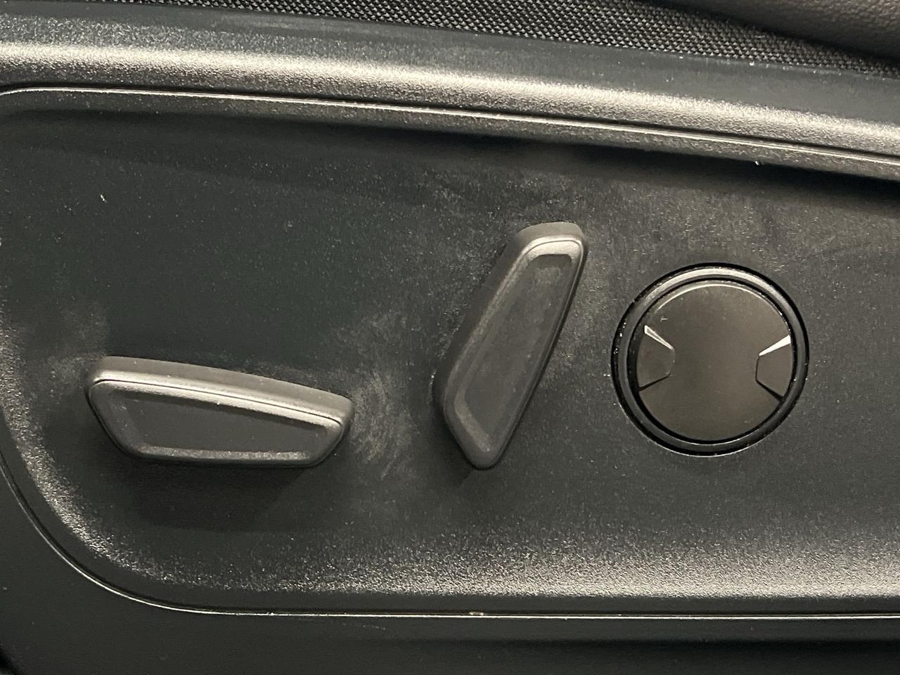 2020 Ford Escape SEL | HTD LEATHER |CARPLAY | REMOTE START | ALLOYS Photo