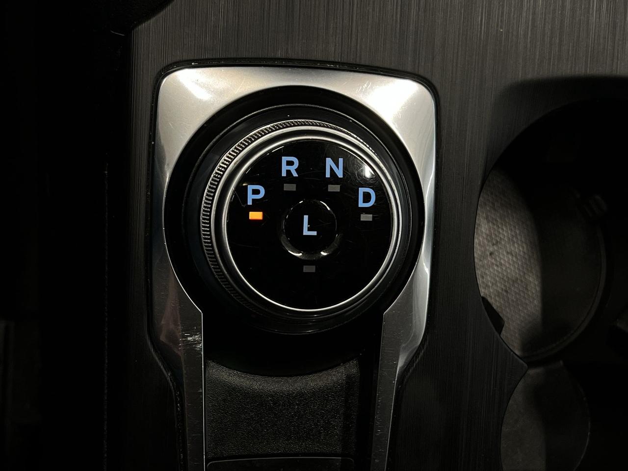 2020 Ford Escape SEL | HTD LEATHER |CARPLAY | REMOTE START | ALLOYS Photo