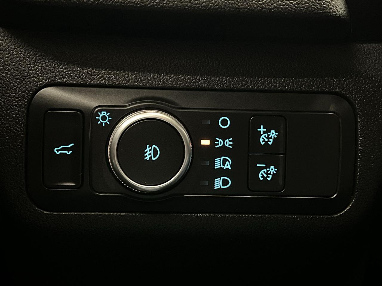 2020 Ford Escape SEL | HTD LEATHER |CARPLAY | REMOTE START | ALLOYS Photo
