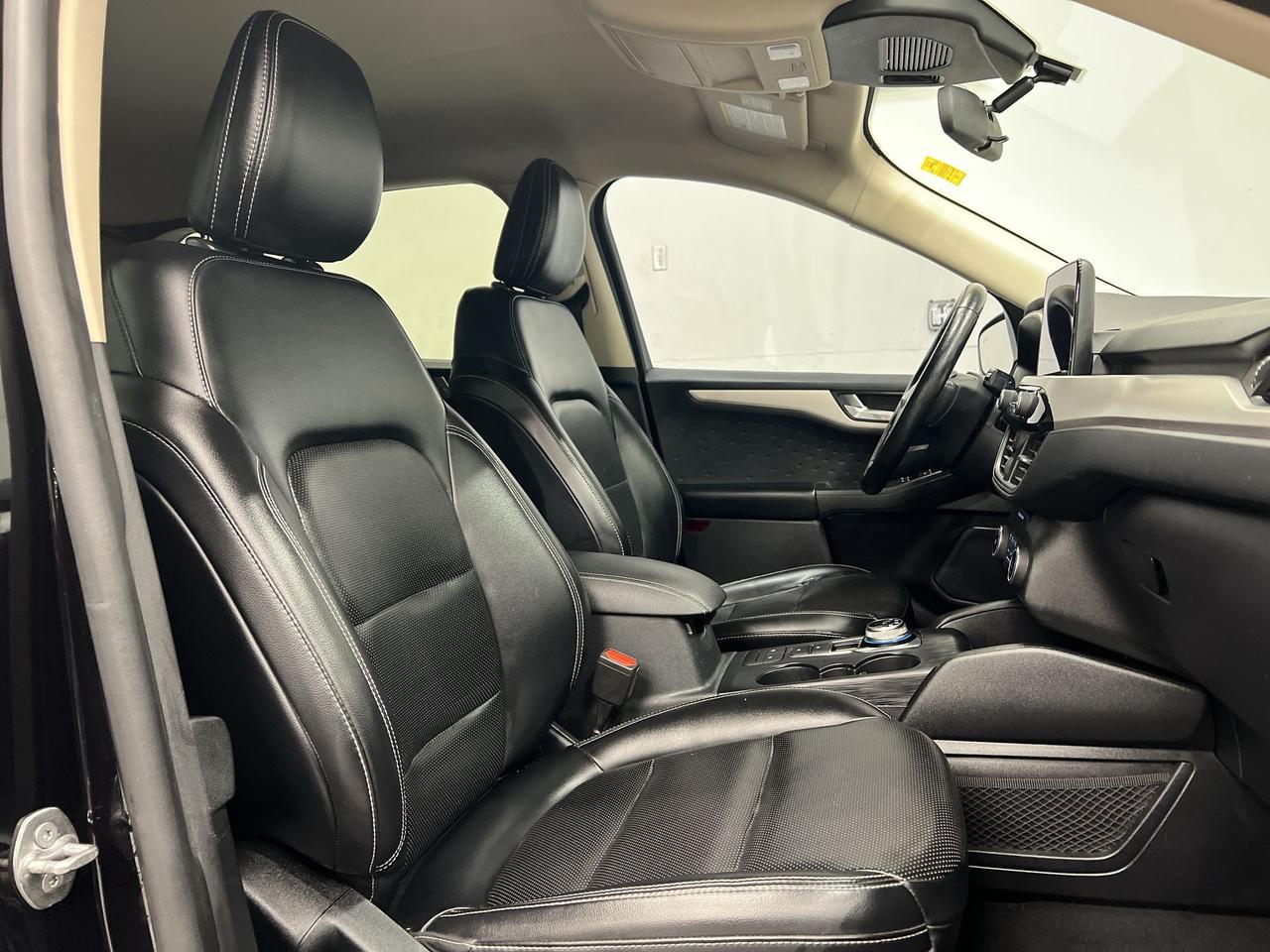 2020 Ford Escape SEL | HTD LEATHER |CARPLAY | REMOTE START | ALLOYS Photo