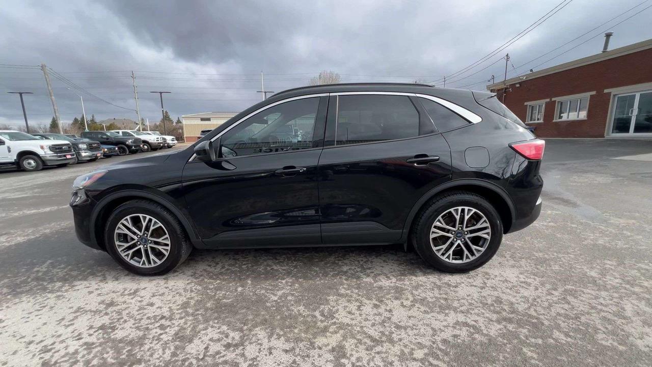 2020 Ford Escape SEL | HTD LEATHER |CARPLAY | REMOTE START | ALLOYS Photo4