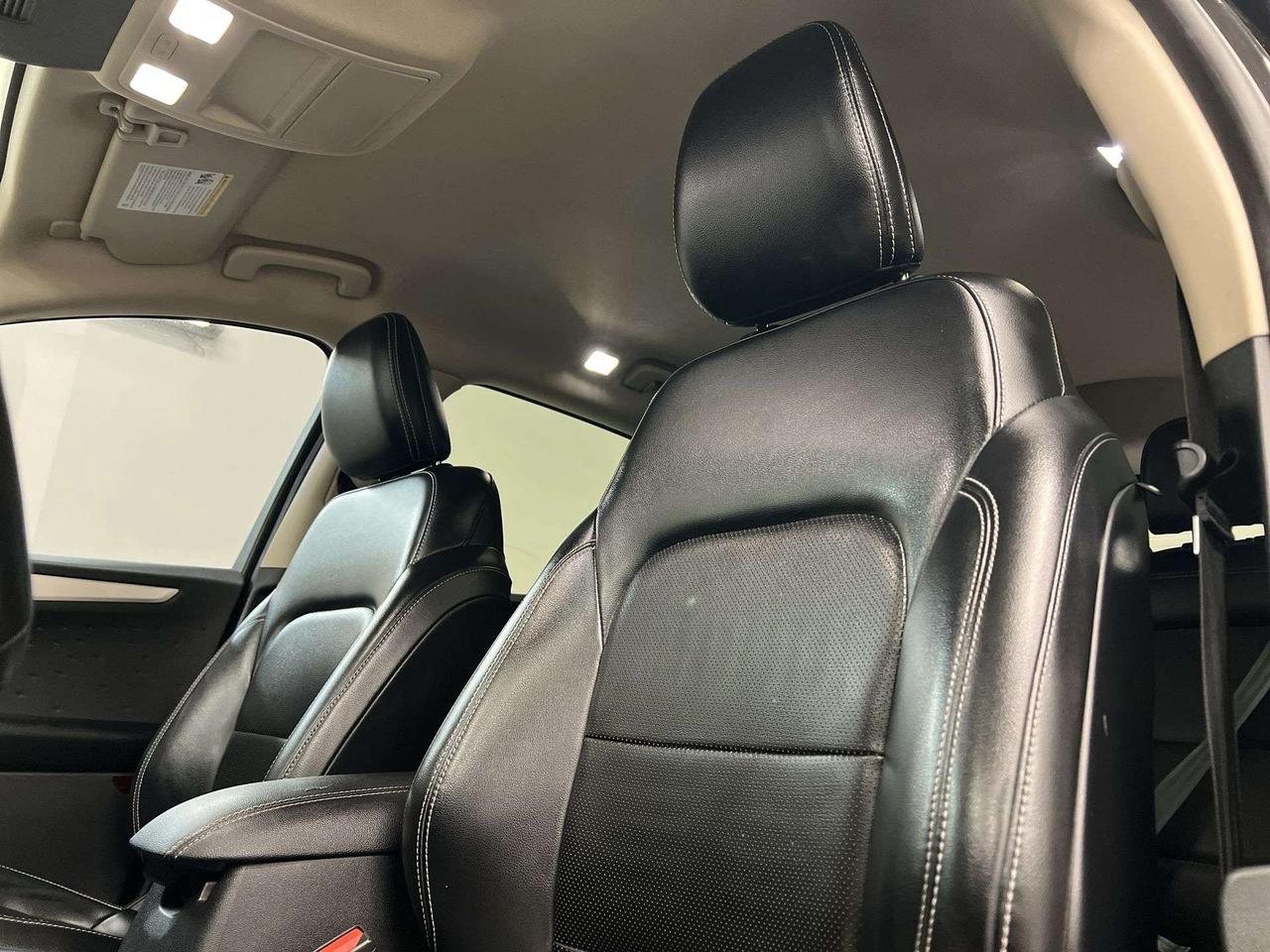 2020 Ford Escape SEL | HTD LEATHER |CARPLAY | REMOTE START | ALLOYS Photo