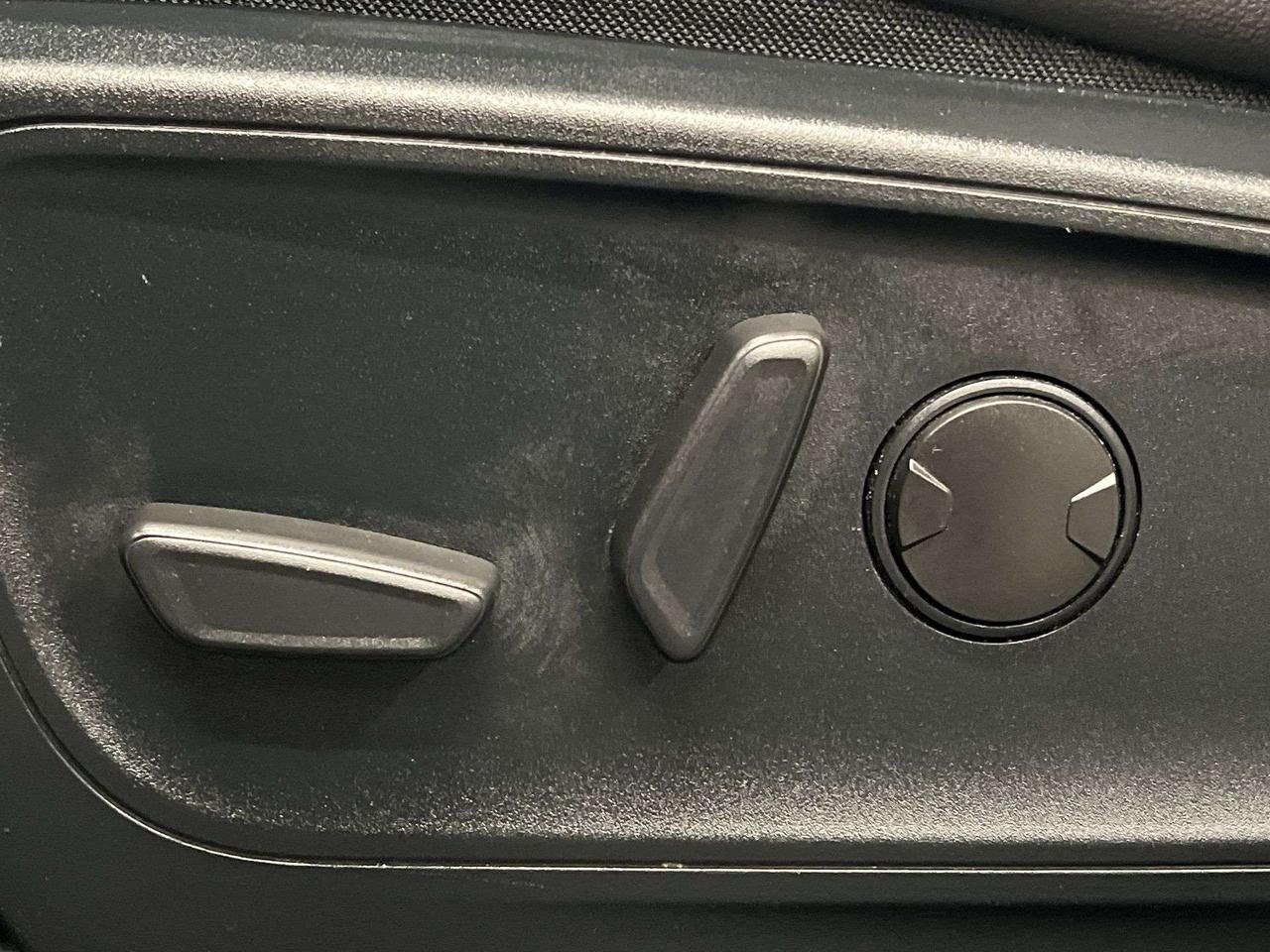 2020 Ford Escape SEL | HTD LEATHER |CARPLAY | REMOTE START | ALLOYS Photo