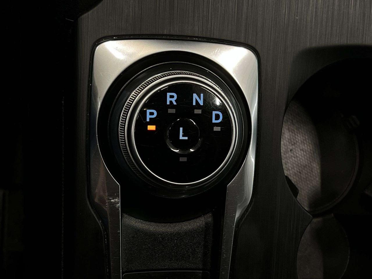 2020 Ford Escape SEL | HTD LEATHER |CARPLAY | REMOTE START | ALLOYS Photo