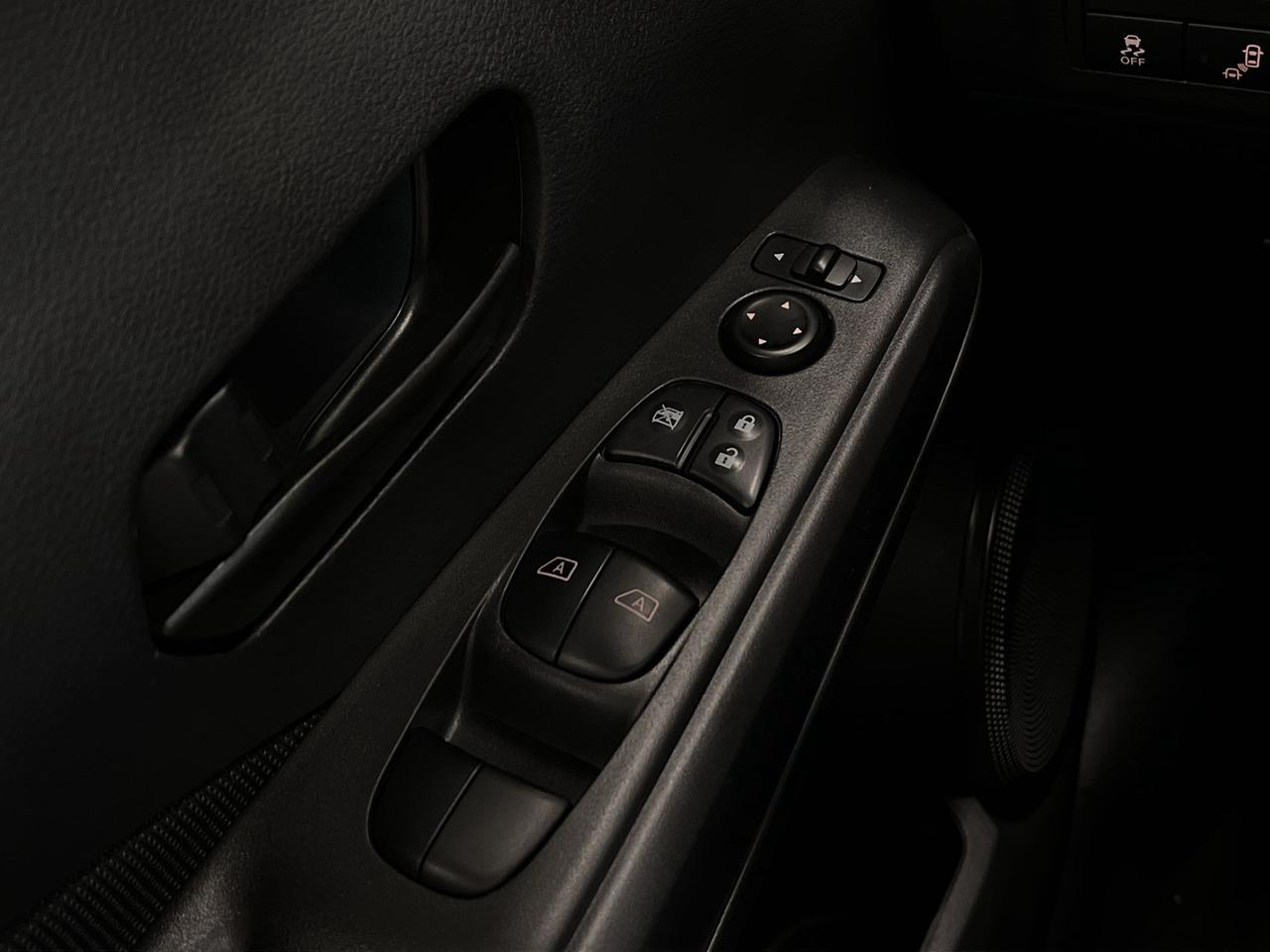 2024 Nissan Kicks ONLY 27,000KMS! | CARPLAY | BLIND SPOT | REAR CAM Photo
