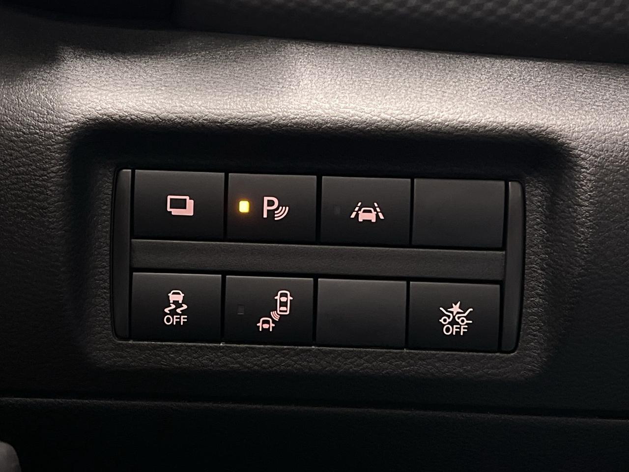 2024 Nissan Kicks ONLY 27,000KMS! | CARPLAY | BLIND SPOT | REAR CAM Photo