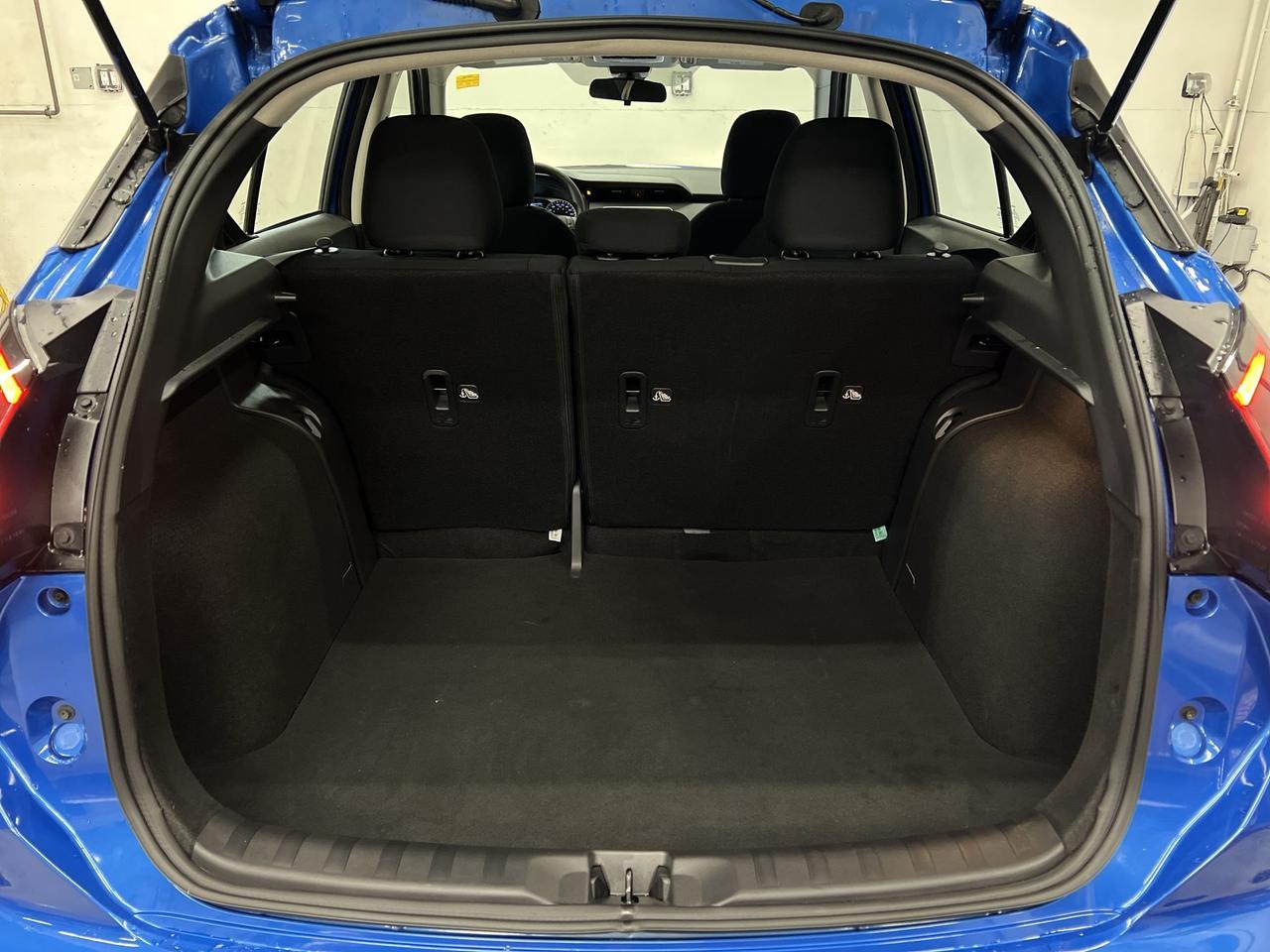 2024 Nissan Kicks ONLY 27,000KMS! | CARPLAY | BLIND SPOT | REAR CAM Photo
