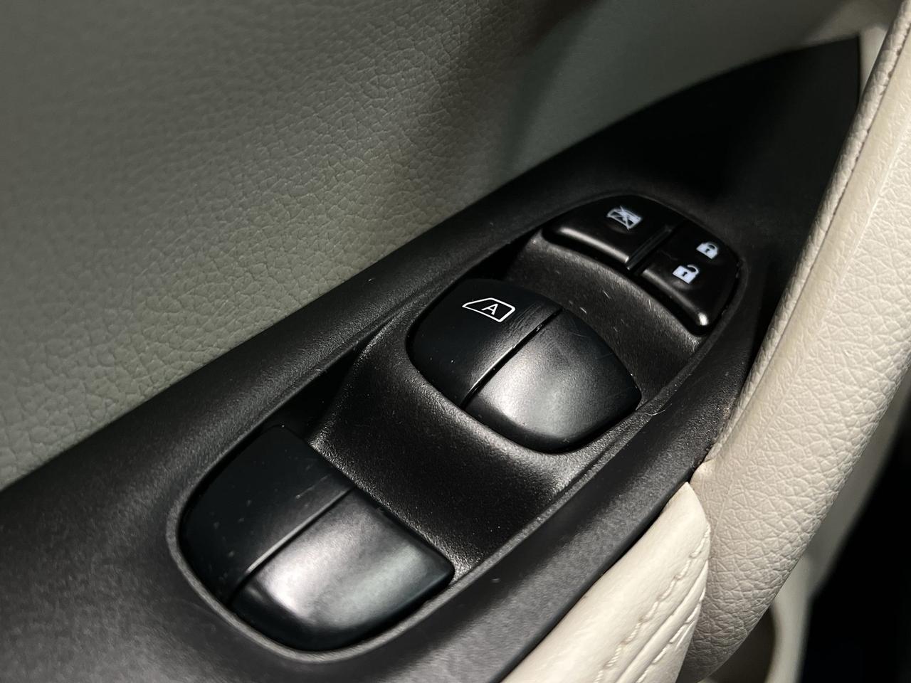 2023 Nissan Qashqai HTD SEATS |CARPLAY |17IN ALLOYS | BLIND SPOT | A/C Photo