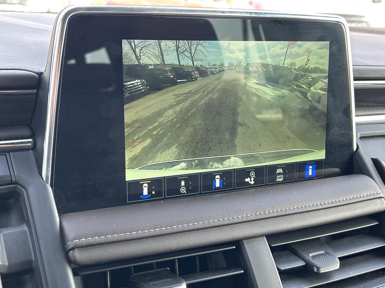 2023 GMC Yukon XL SLT, 7 PASS, SUNROOF, REMOTE START, LEATHER! - Photo #18