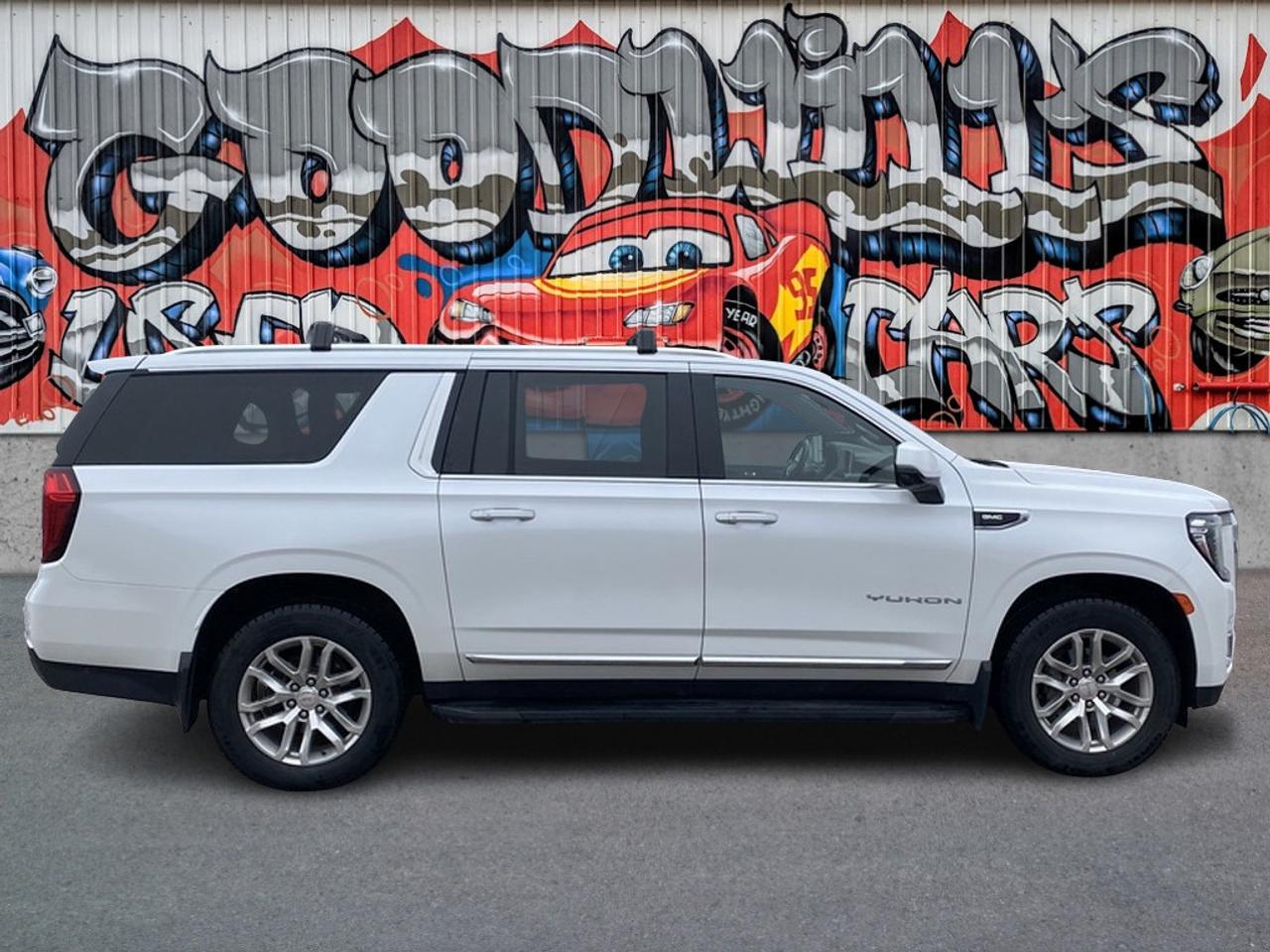 2023 GMC Yukon XL SLT, 7 PASS, SUNROOF, REMOTE START, LEATHER!