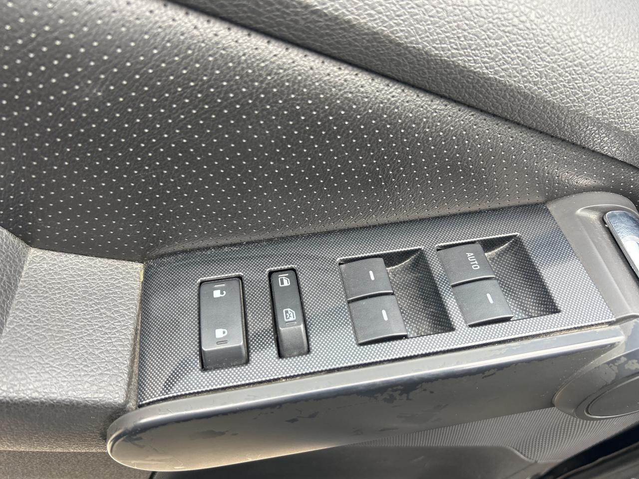 2010 Ford Explorer Sport Trac V8, ADRENALINE, SUNROOF, CLEAN CARFAX, LEATHER! - Photo #14