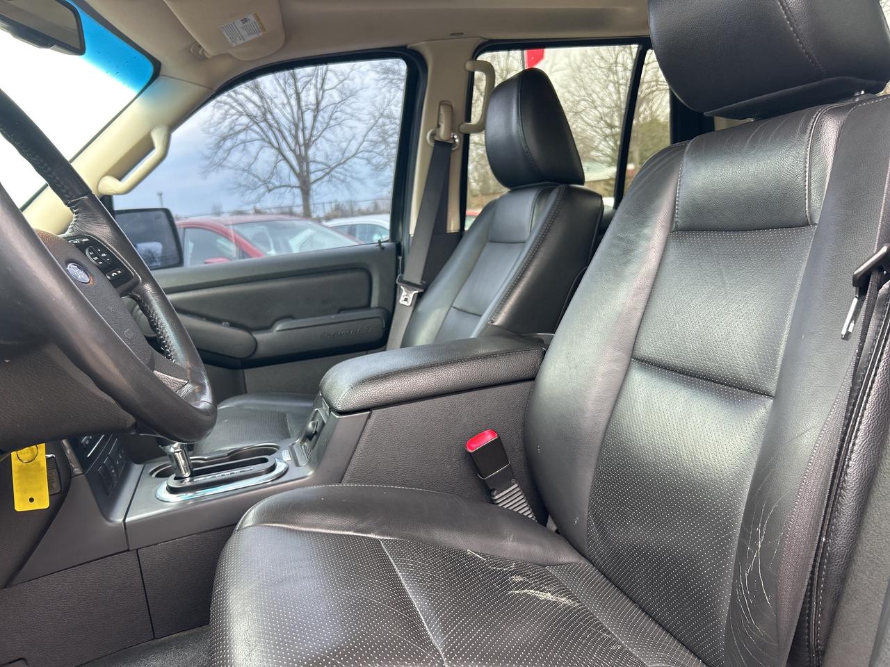 2010 Ford Explorer Sport Trac V8, ADRENALINE, SUNROOF, CLEAN CARFAX, LEATHER! Photo