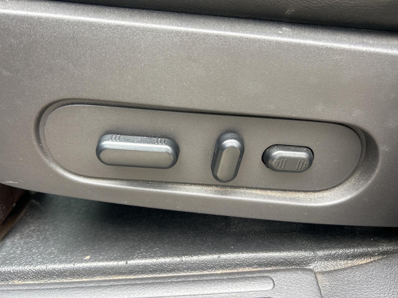 2010 Ford Explorer Sport Trac V8, ADRENALINE, SUNROOF, CLEAN CARFAX, LEATHER! Photo