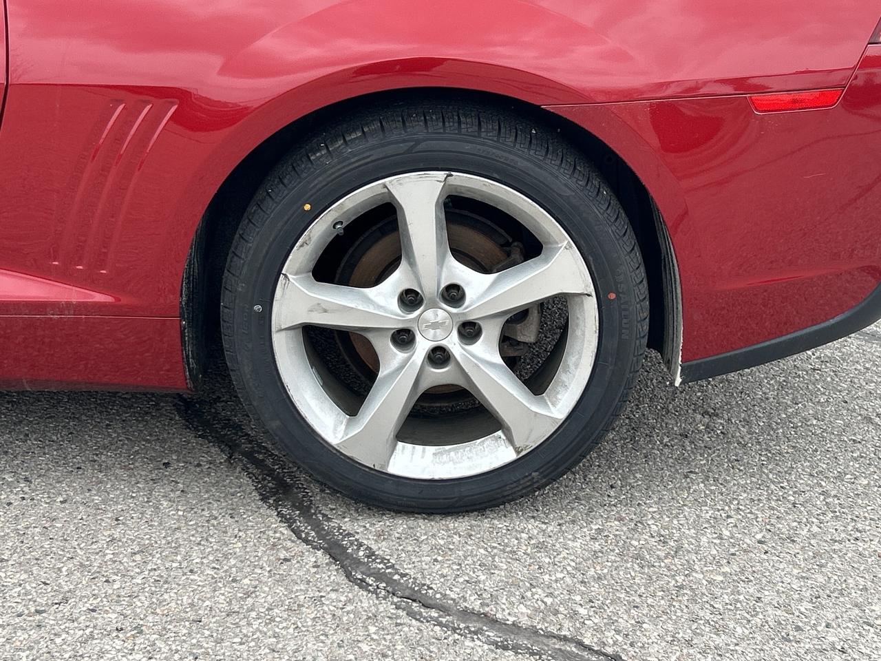 2015 Chevrolet Camaro RS, AUTO, LEATHER SEATS, REMOTE START, SUNROOF! Photo