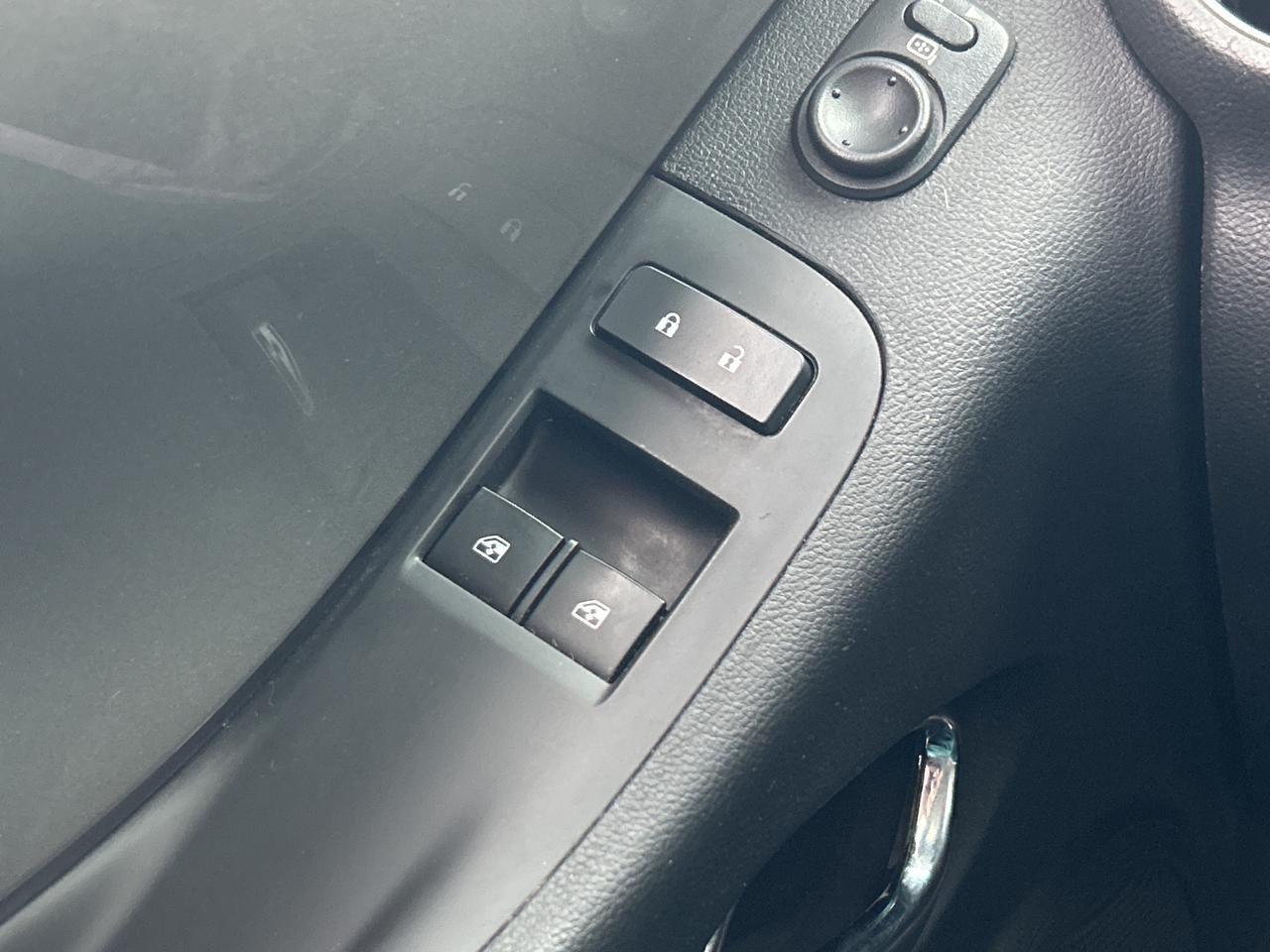 2015 Chevrolet Camaro RS, AUTO, LEATHER SEATS, REMOTE START, SUNROOF! - Photo #19