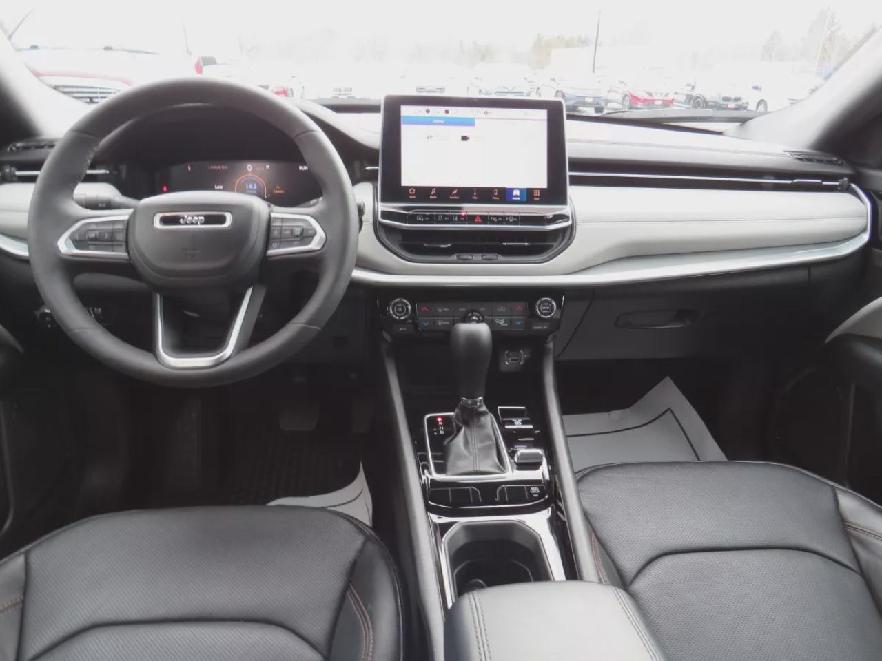 2024 Jeep Compass Limited (**LOW KM!!**ONE OWNER!!**CLEAN TITLE/NO ACCIDENTS!!**ALLOY RIMS**FOG LIGHTS**REMOTE START**LEATHER**NAVIGATION**BLIND SPOT MONITORING**POWER SEATS**360 DEGREE REVERSE CAMERA**PUSH BUTTON START**POWER TAILGATE**WIRELESS CHARGING**HEATED SEATS/STEE Photo