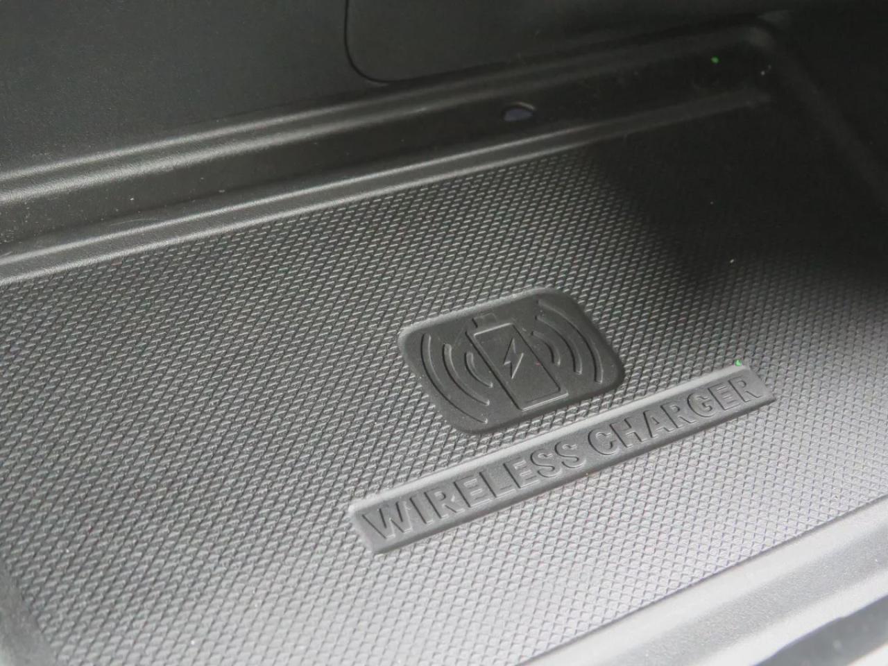 2024 Jeep Compass Limited (**LOW KM!!**ONE OWNER!!**CLEAN TITLE/NO ACCIDENTS!!**ALLOY RIMS**FOG LIGHTS**REMOTE START**LEATHER**NAVIGATION**BLIND SPOT MONITORING**POWER SEATS**360 DEGREE REVERSE CAMERA**PUSH BUTTON START**POWER TAILGATE**WIRELESS CHARGING**HEATED SEATS/STEE Photo