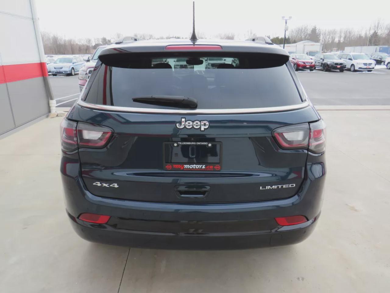 2024 Jeep Compass Limited (**LOW KM!!**ONE OWNER!!**CLEAN TITLE/NO ACCIDENTS!!**ALLOY RIMS**FOG LIGHTS**REMOTE START**LEATHER**NAVIGATION**BLIND SPOT MONITORING**POWER SEATS**360 DEGREE REVERSE CAMERA**PUSH BUTTON START**POWER TAILGATE**WIRELESS CHARGING**HEATED SEATS/STEE Photo