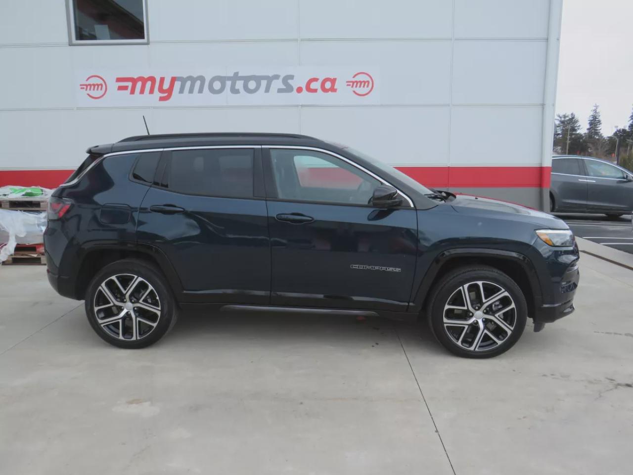 2024 Jeep Compass Limited (**LOW KM!!**ONE OWNER!!**CLEAN TITLE/NO ACCIDENTS!!**ALLOY RIMS**FOG LIGHTS**REMOTE START**LEATHER**NAVIGATION**BLIND SPOT MONITORING**POWER SEATS**360 DEGREE REVERSE CAMERA**PUSH BUTTON START**POWER TAILGATE**WIRELESS CHARGING**HEATED SEATS/STEE Photo