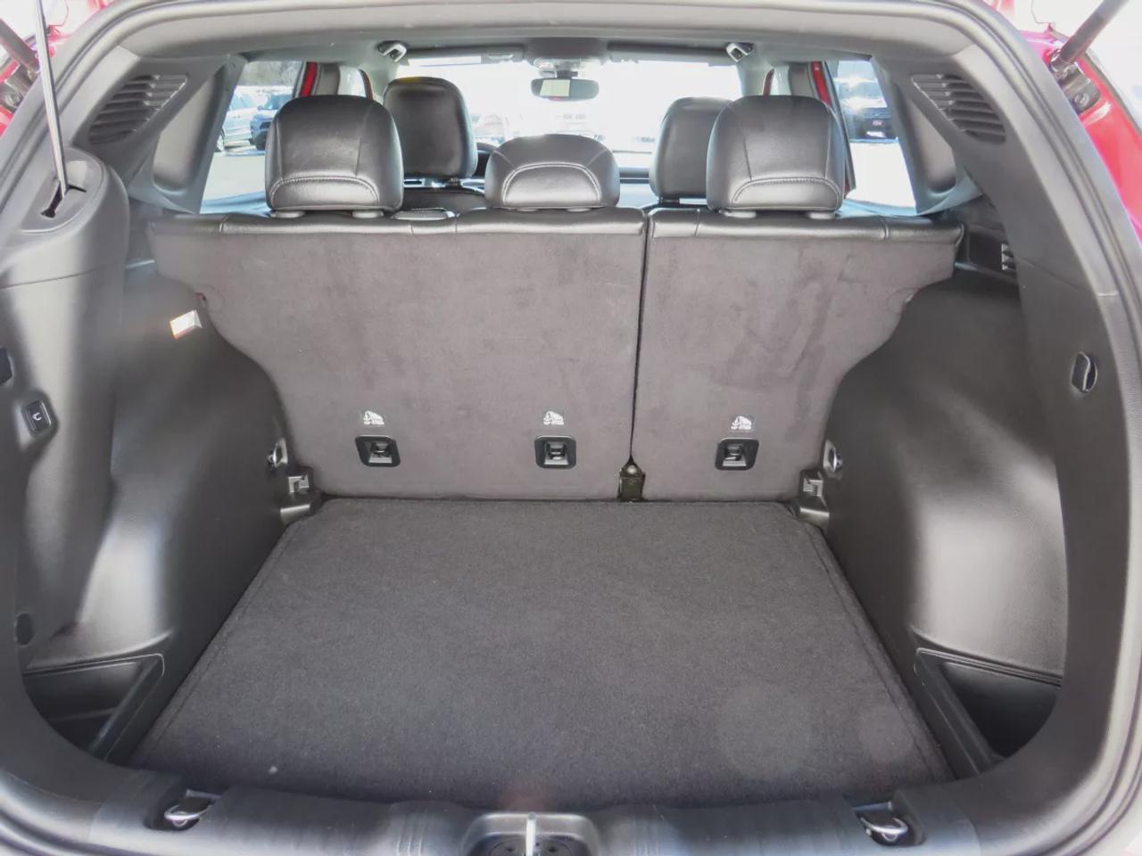2024 Jeep Compass Limited  | Low Km | Clean Title | No Accidents | Alloy Rims | Fog Lights | Remote Start | Leather | Navigation | Blind Spot Monitoring | Power Seats | 360 Degree Reverse Camera | Push Button Start | Power Tailgate | Wireless Charging | Heated Seats Photo