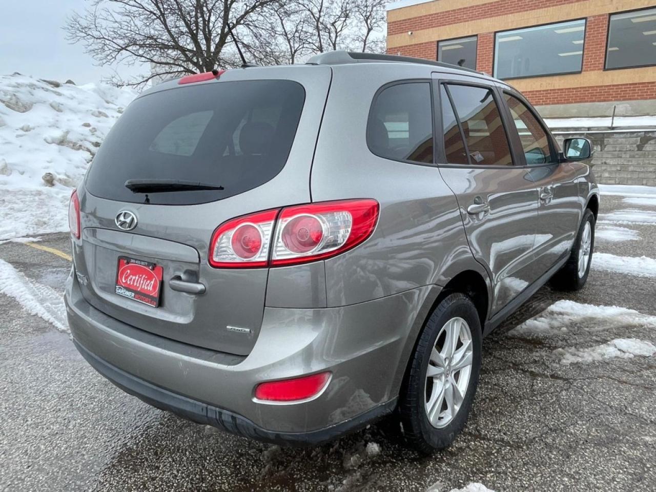 2012 Hyundai Santa Fe All-wheel Drive 4dr I4 Automatic GL Premium Photo4