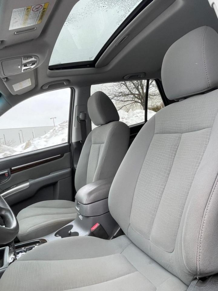 2012 Hyundai Santa Fe All-wheel Drive 4dr I4 Automatic GL Premium Photo