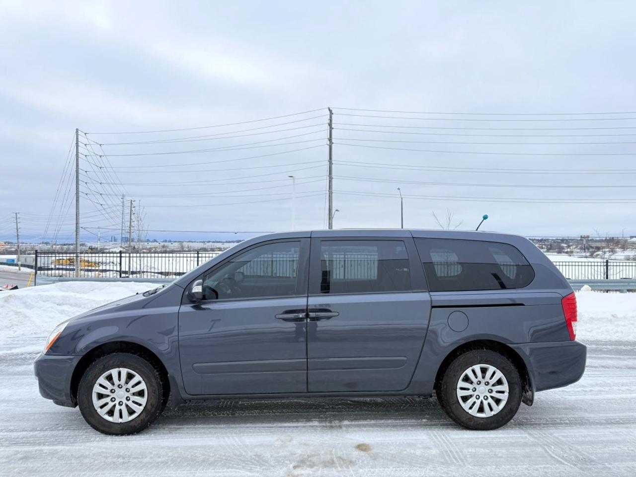 2014 Kia Sedona LX Passenger Van Automatic Photo