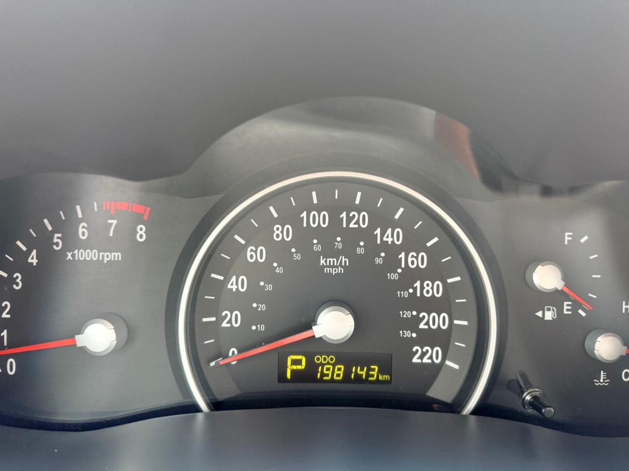 2014 Kia Sedona LX Passenger Van Automatic Photo