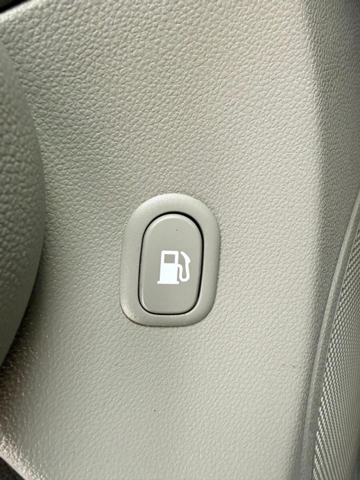 2014 Kia Sedona LX Passenger Van Automatic Photo