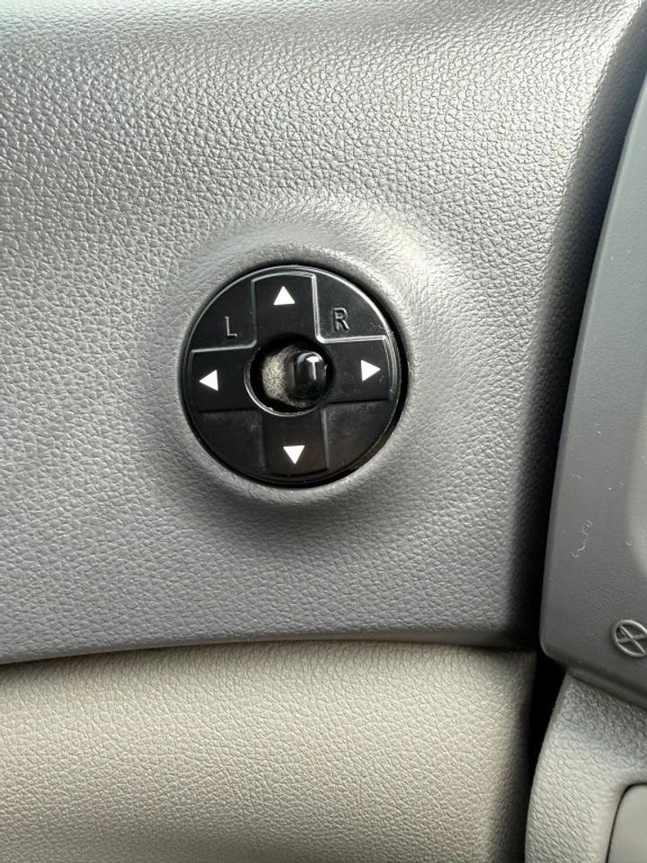 2014 Kia Sedona LX Passenger Van Automatic Photo