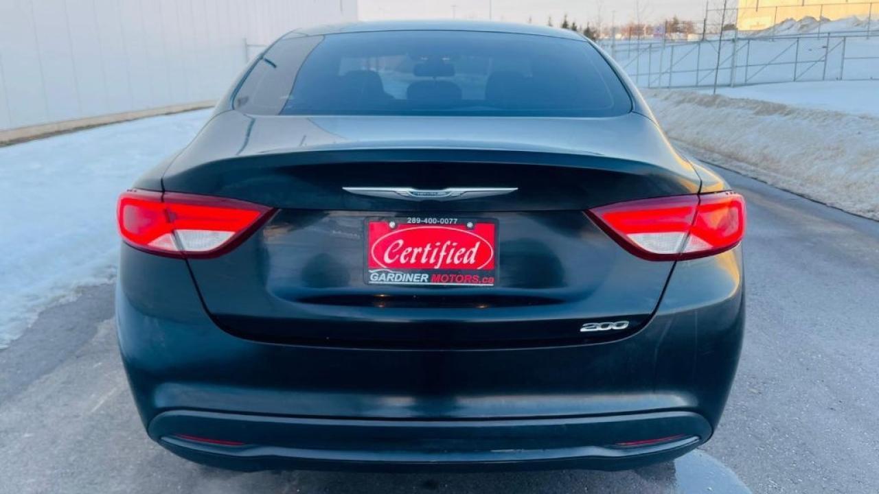 2016 Chrysler 200 LX 4dr Front-wheel Drive Sedan Automatic Photo4