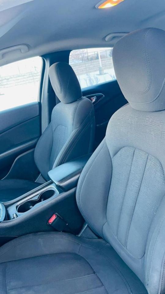 2016 Chrysler 200 LX 4dr Front-wheel Drive Sedan Automatic Photo