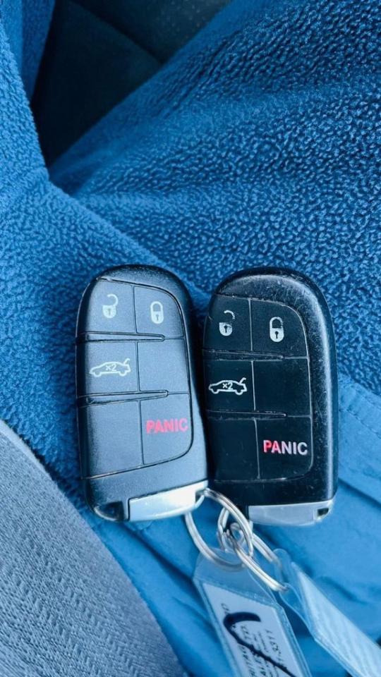 2016 Chrysler 200 LX 4dr Front-wheel Drive Sedan Automatic Photo